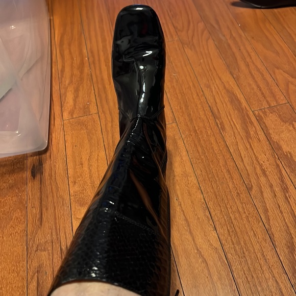 Coach Fiona patient leather size 5 boots! Worn four times! - Picture 2 of 11